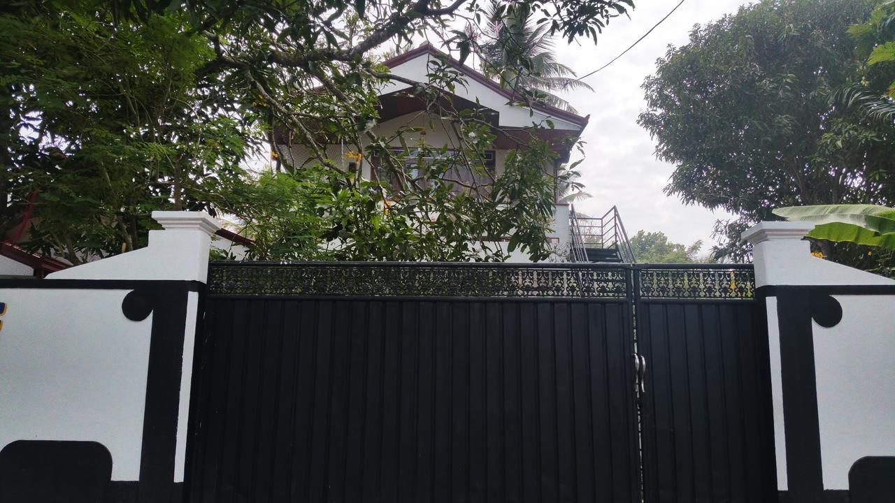 מלון מיריסה Desitha Family House מראה חיצוני תמונה